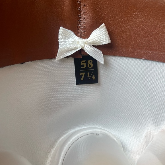 Stetson 6x Open Road
Silverbelly 7 1/4 - Picture 2 of 11